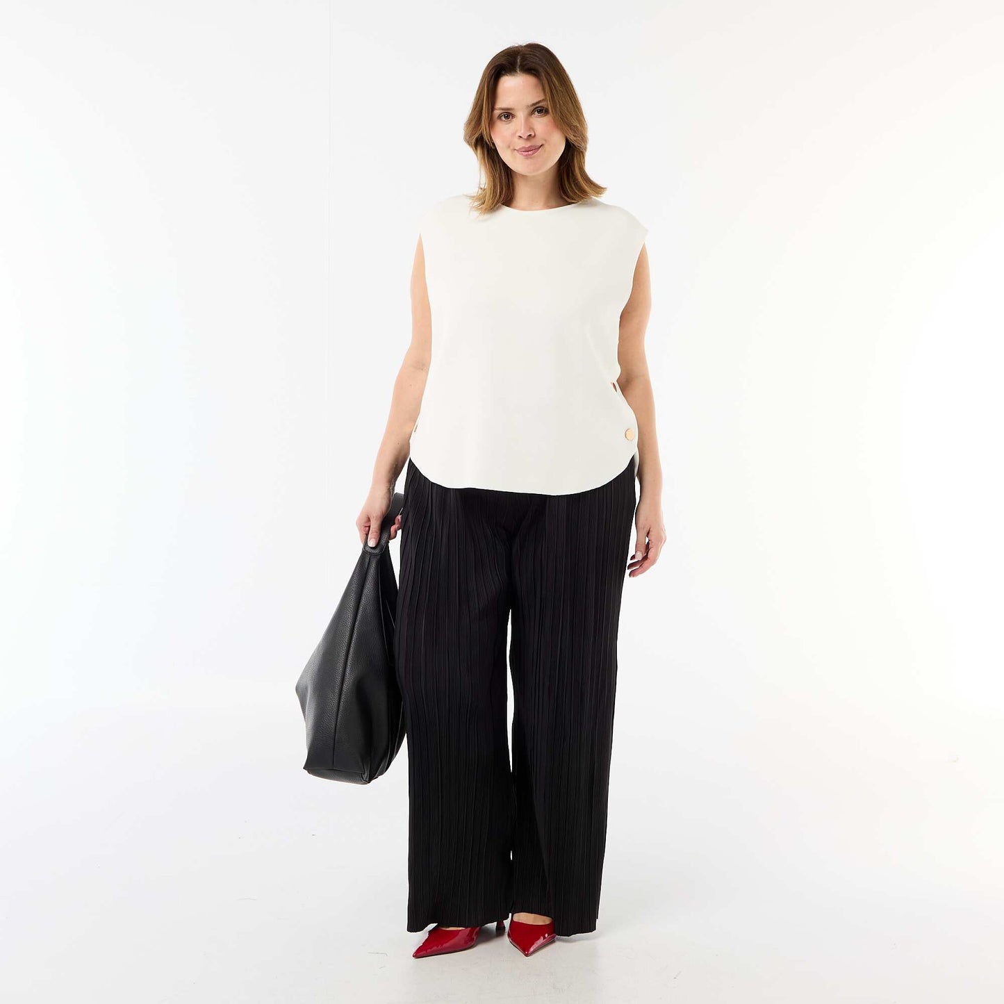 Pull sans manches avec boutons dorés sur côté CRèME
