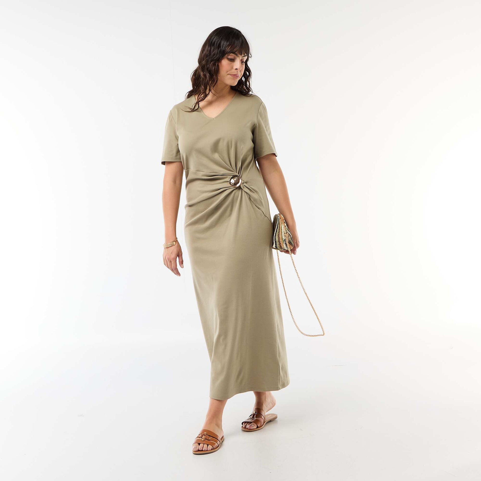 Robe longue plissé avec bijou doré VERT