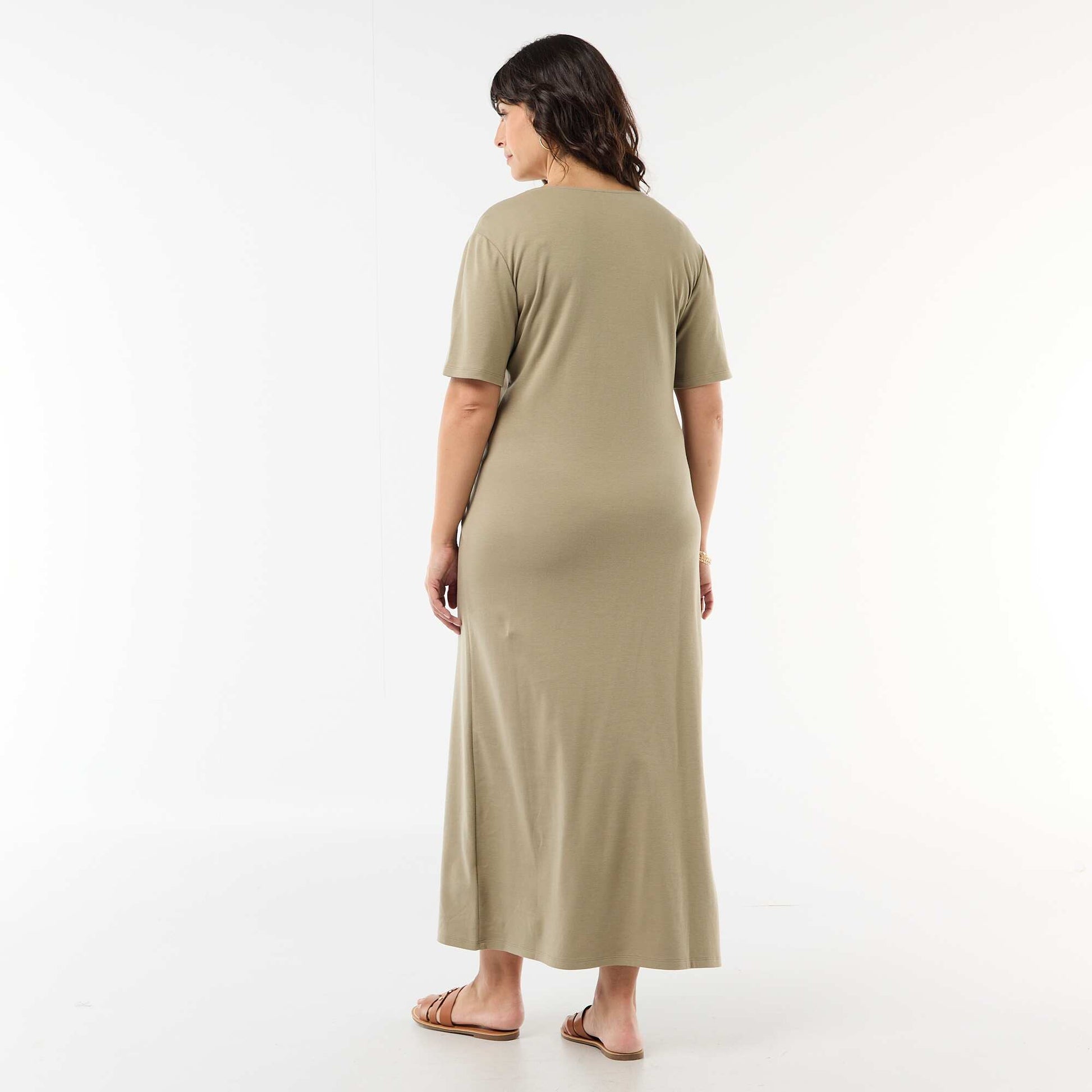 Robe longue plissé avec bijou doré VERT
