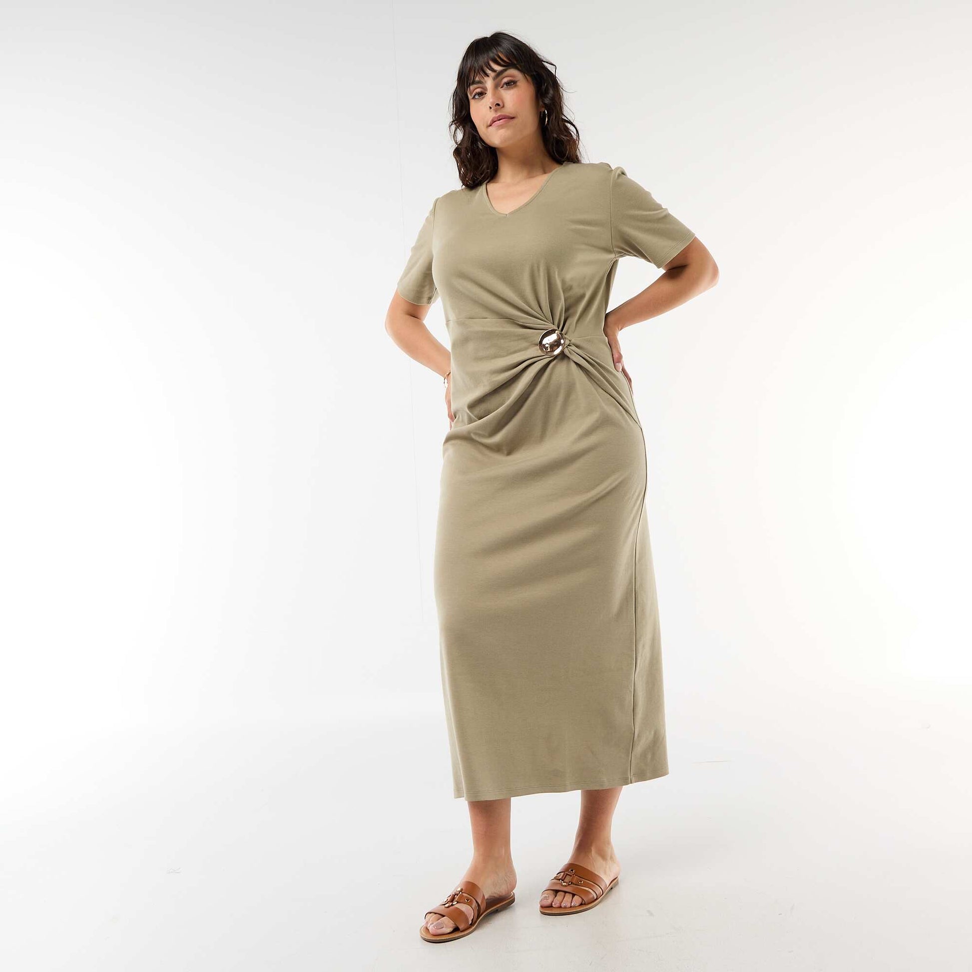 Robe longue plissé avec bijou doré VERT