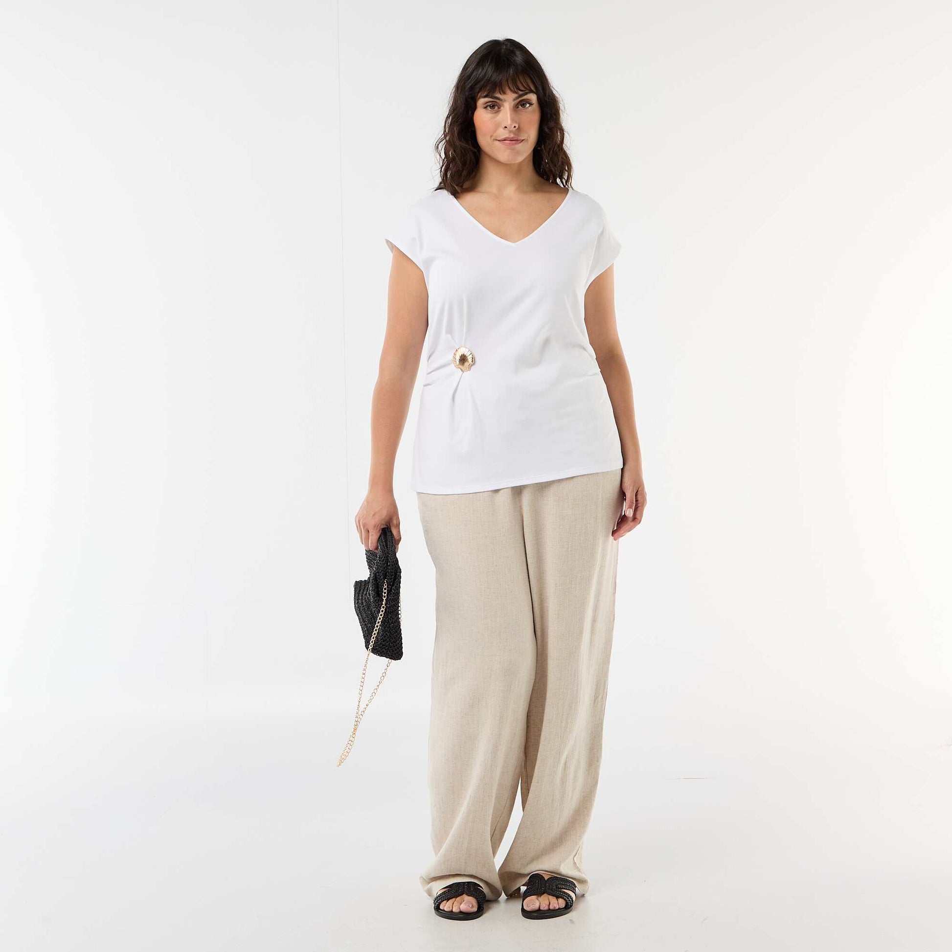 Tee-shirt drapé avec bijou doré BLANC