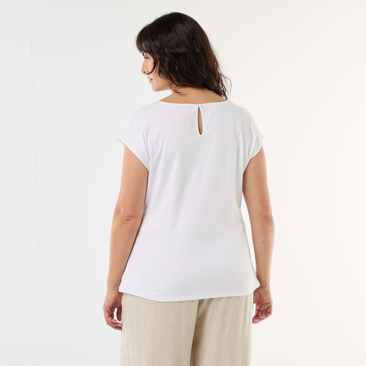 Tee-shirt drapé avec bijou doré BLANC