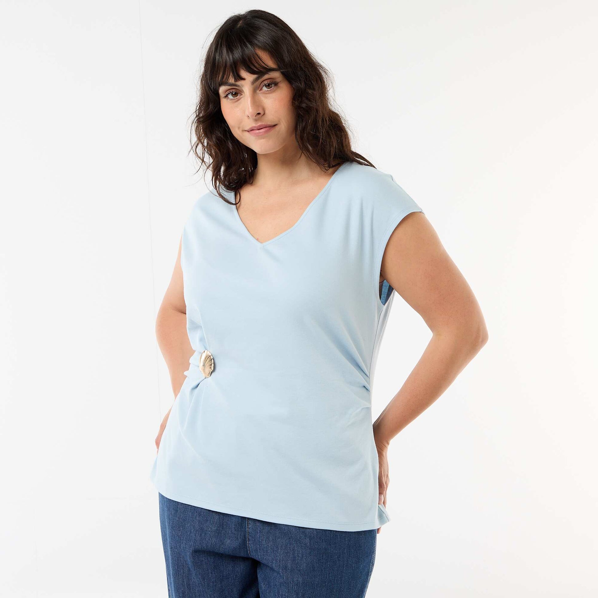 Tee-shirt drapé avec bijou doré BLEU