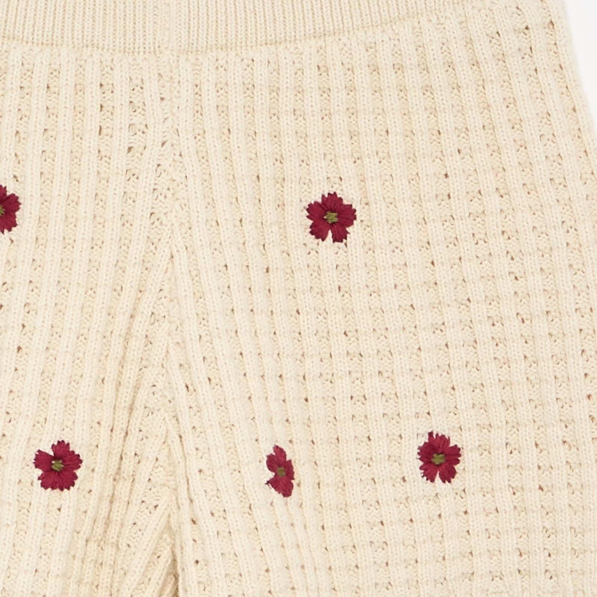 Short en crochet avec détails broderies BEIGE