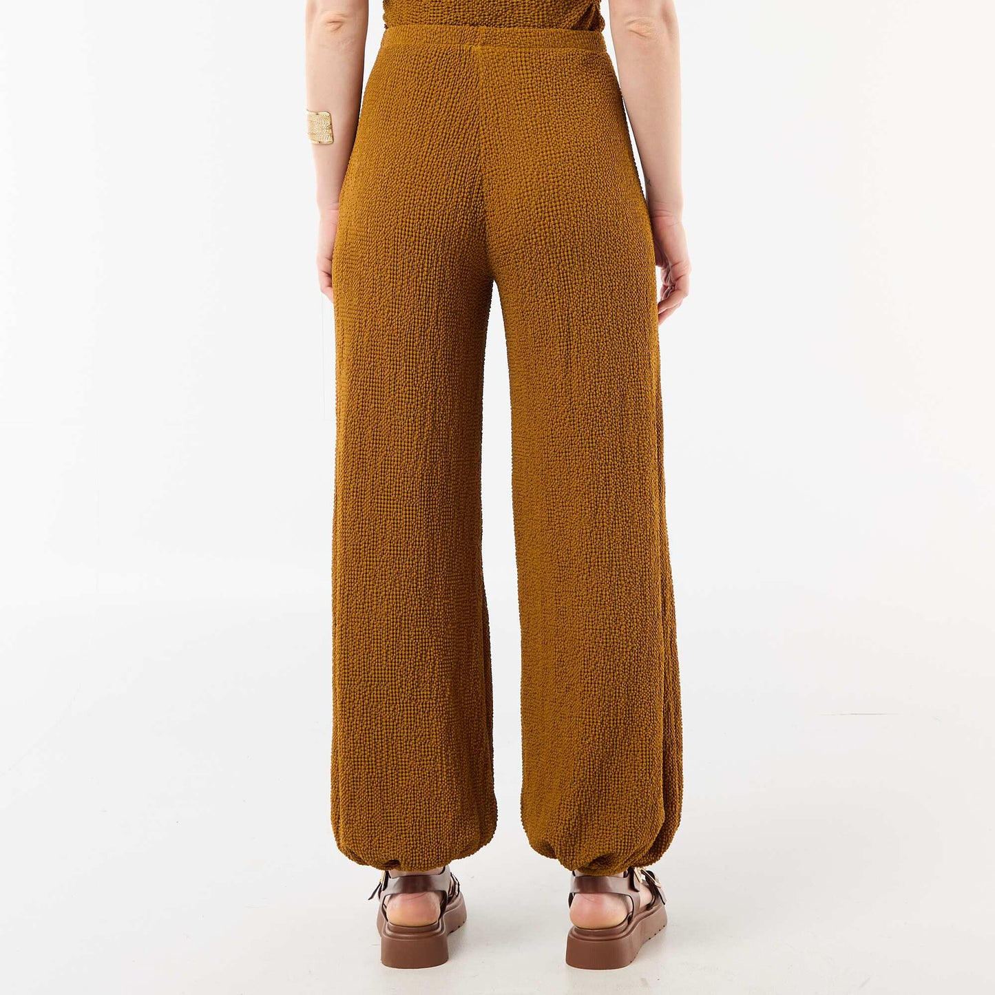 Pantalon balloon en maille crinkle MARRON