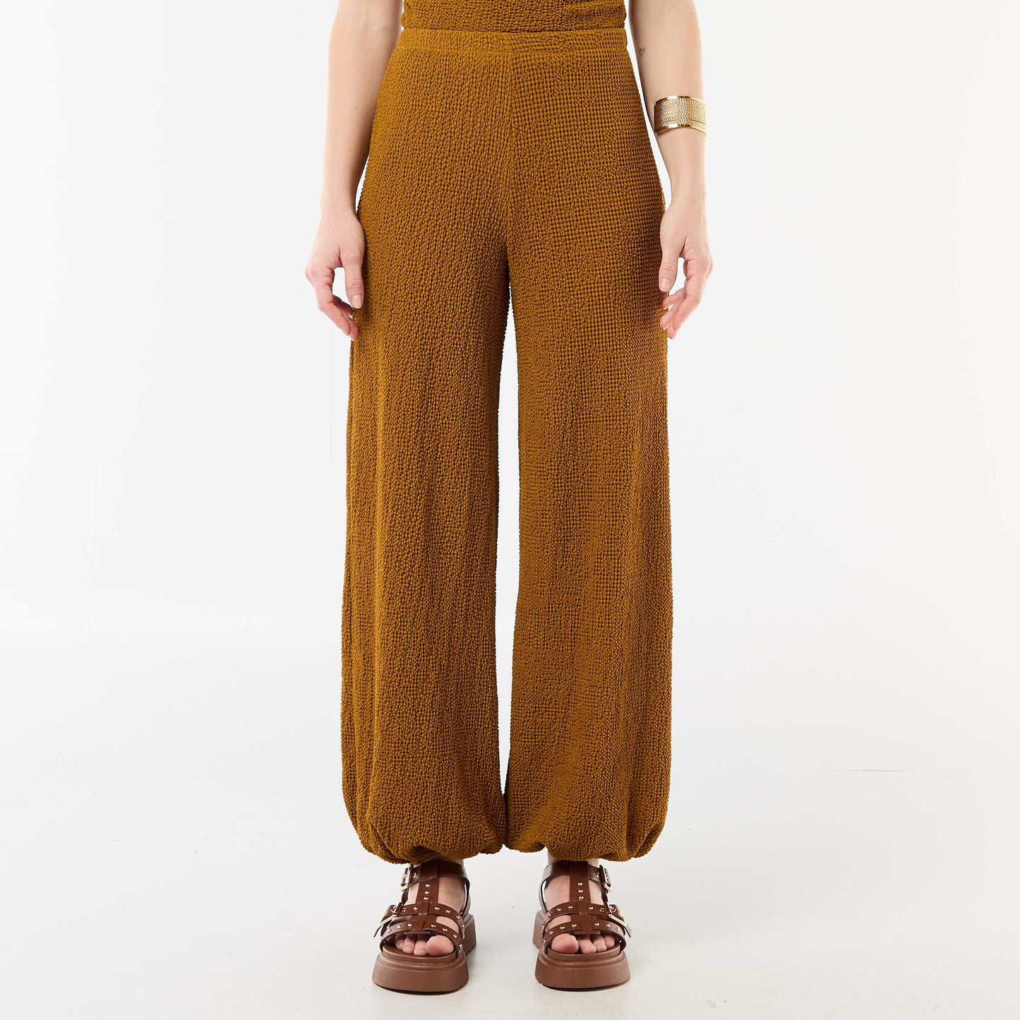 Pantalon balloon en maille crinkle MARRON