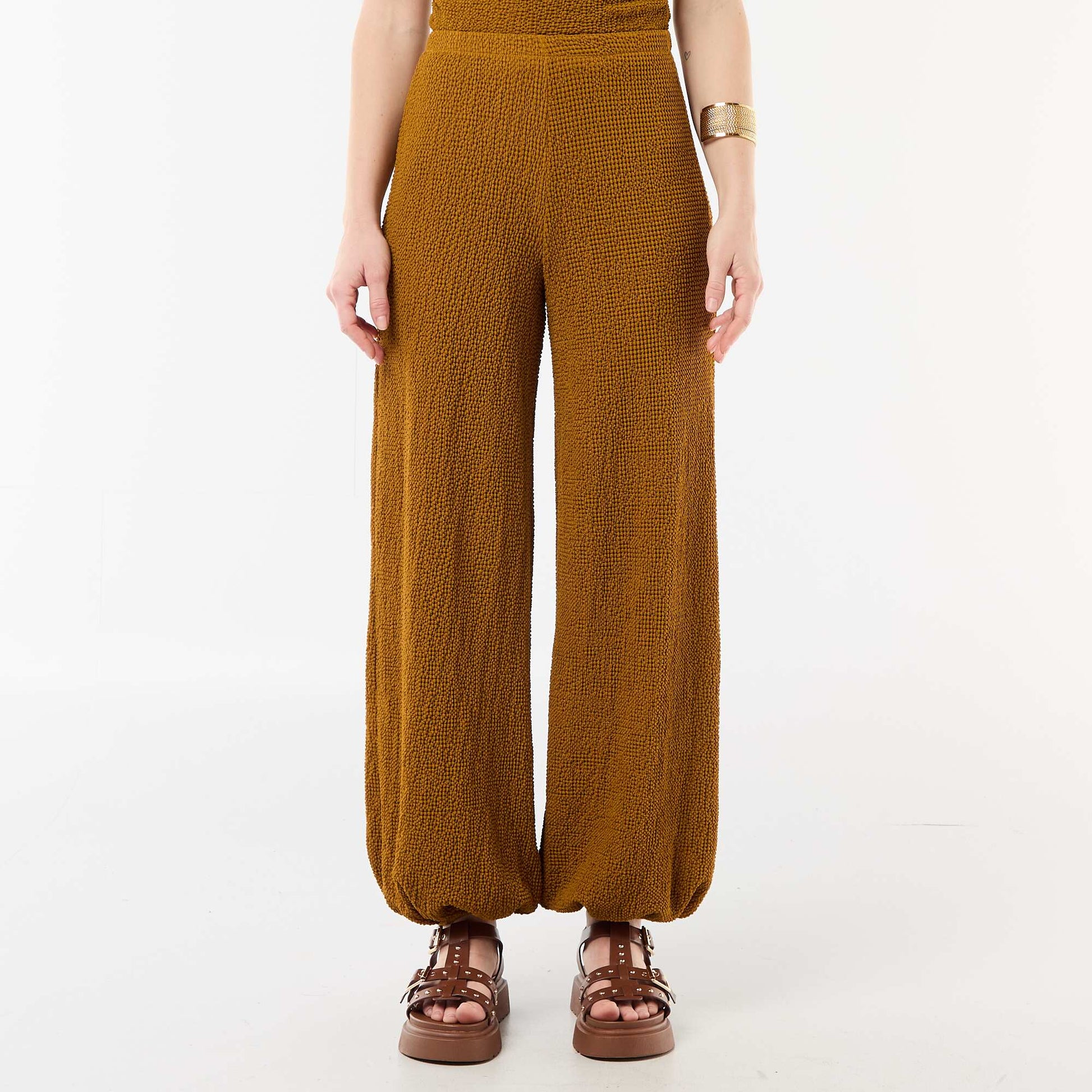 Pantalon balloon en maille crinkle MARRON