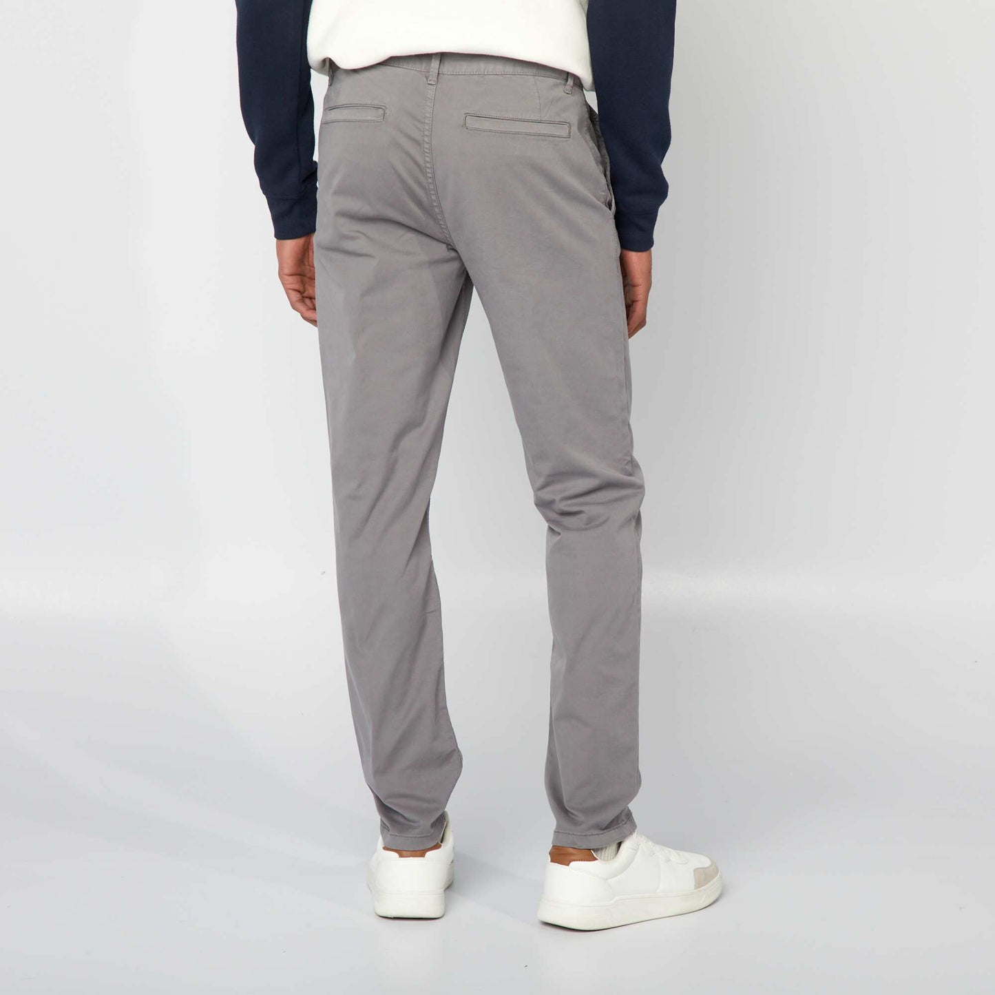 Pantalon chino slim gris