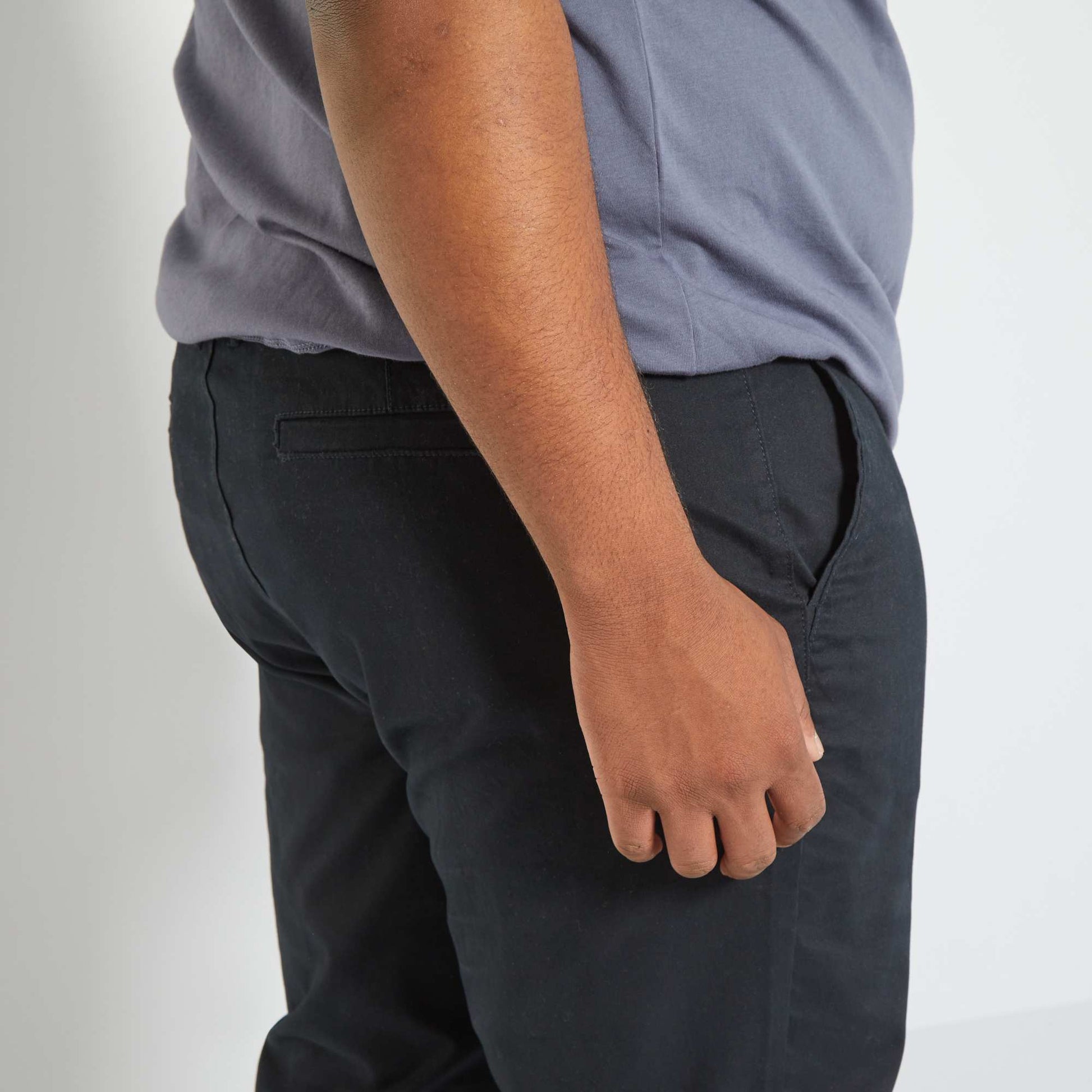 Chino à coupe droite - L32 NOIR