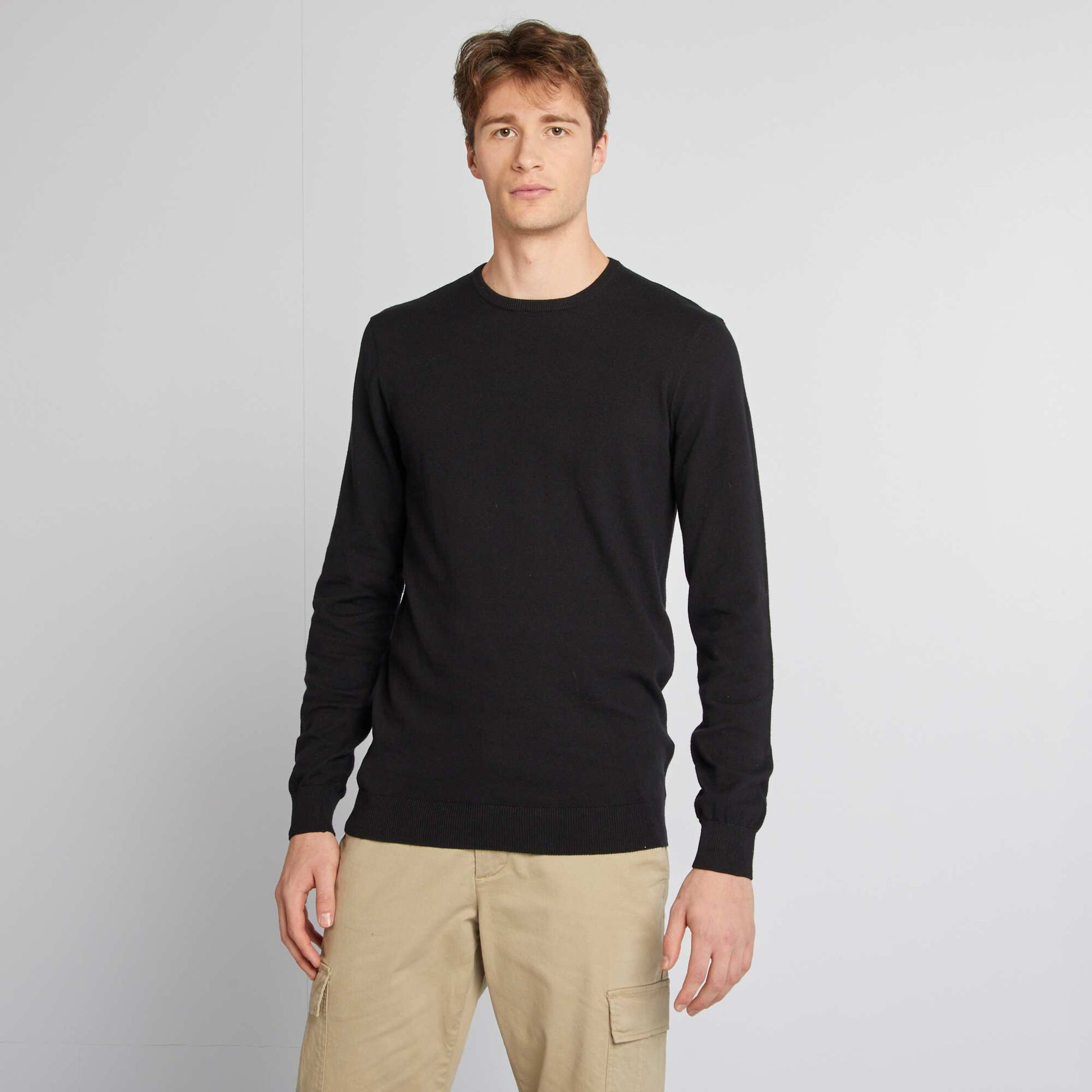 Pull uni à col rond +1m90 NOIR