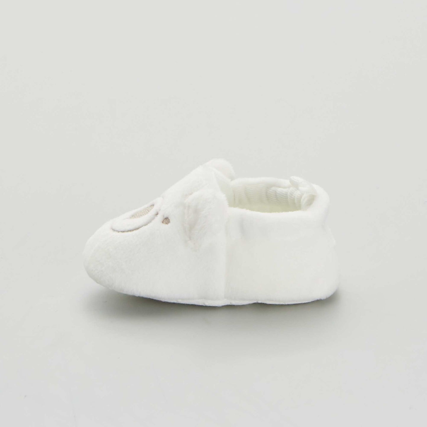 Chaussons b b en velours blanc