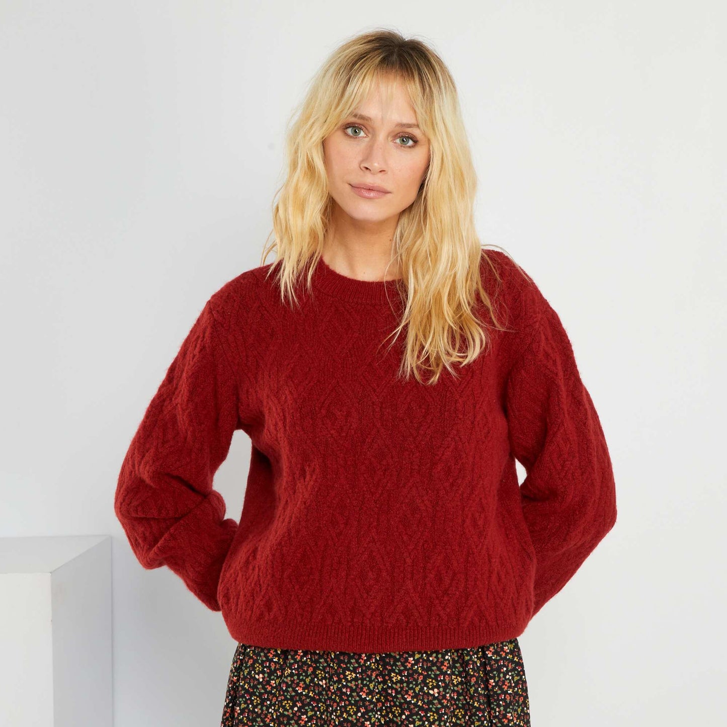 Pull en maille torsad e rouge