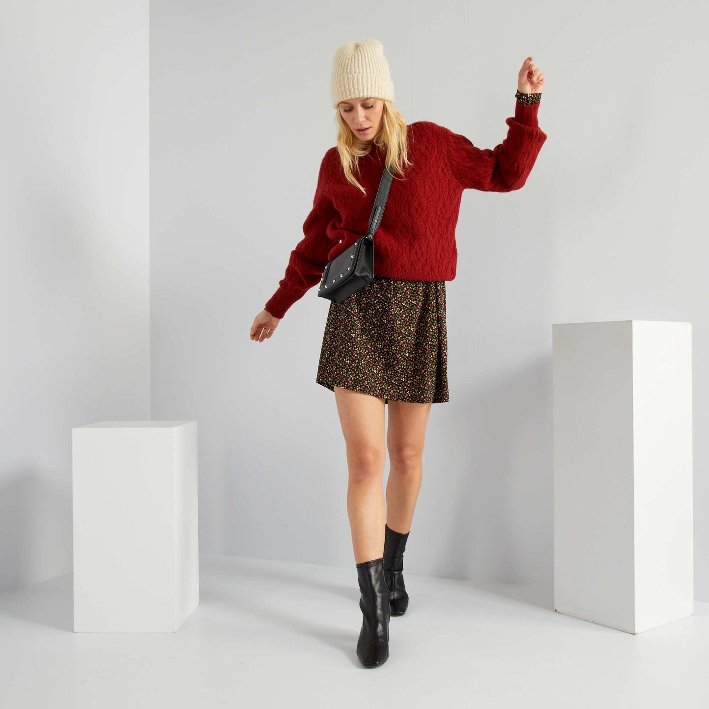Pull en maille torsad e rouge