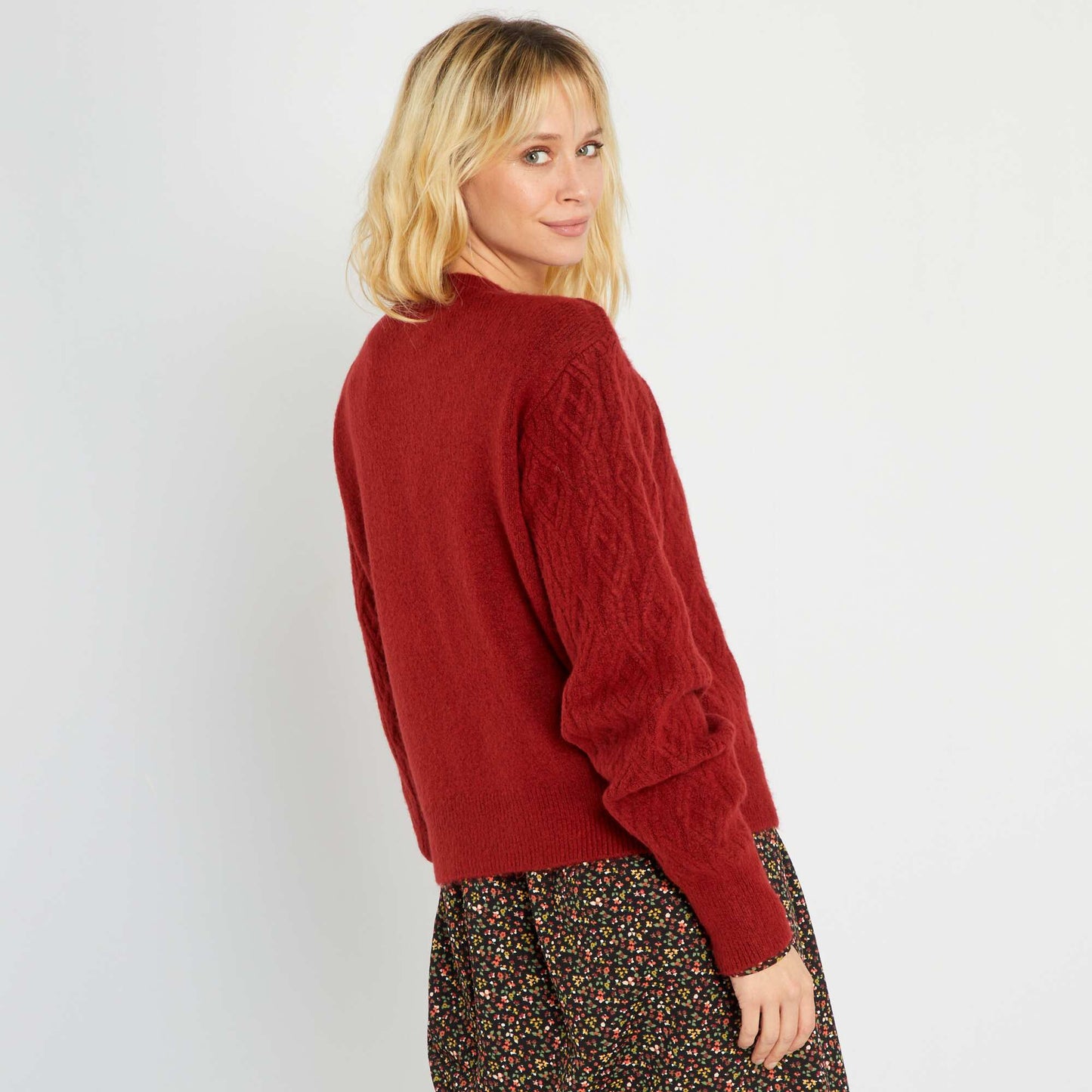 Pull en maille torsad e rouge