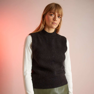 Pull sans manches en maille doudou noir