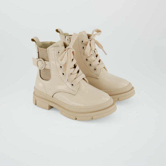 Boots   lacets et semelles crant es Beige