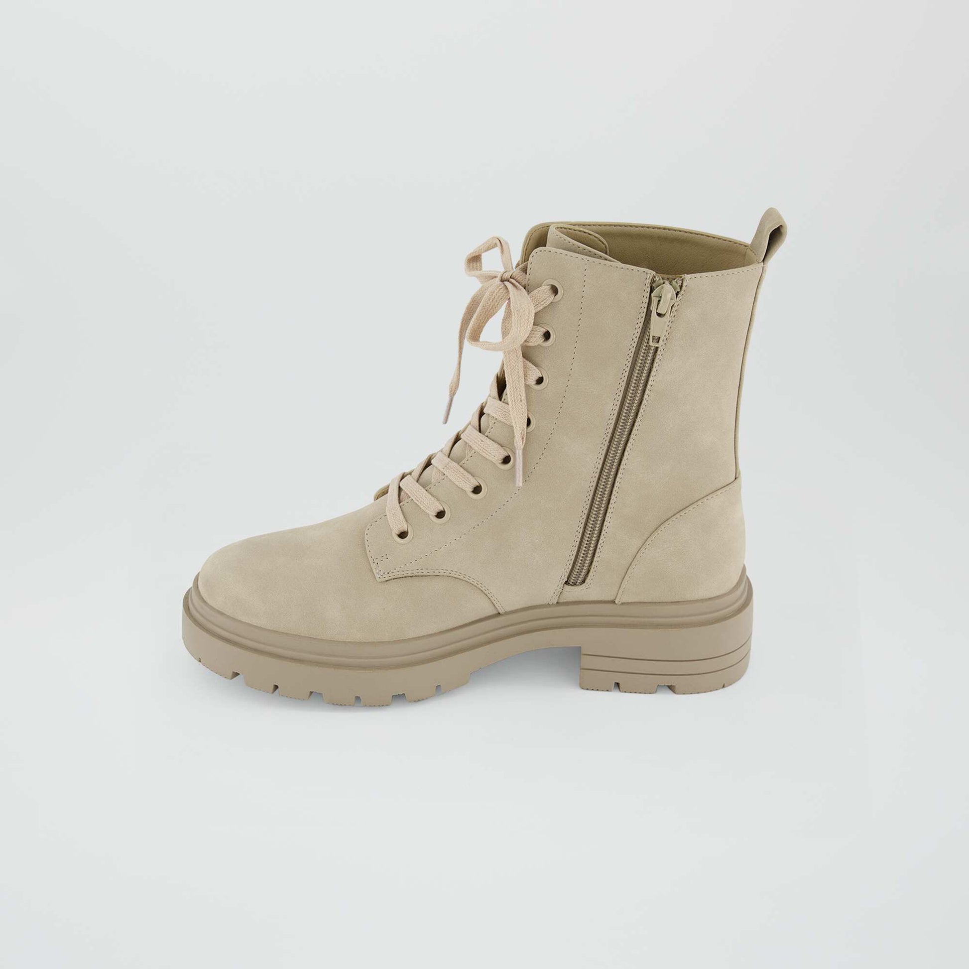 Boots lacets en suedine Beige