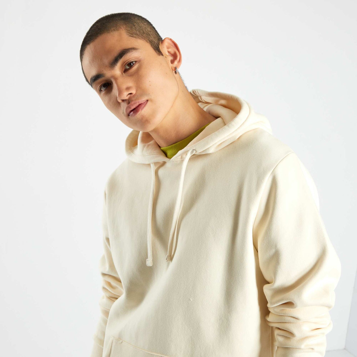 Sweat capuche avec poche kangourou blanc vanille