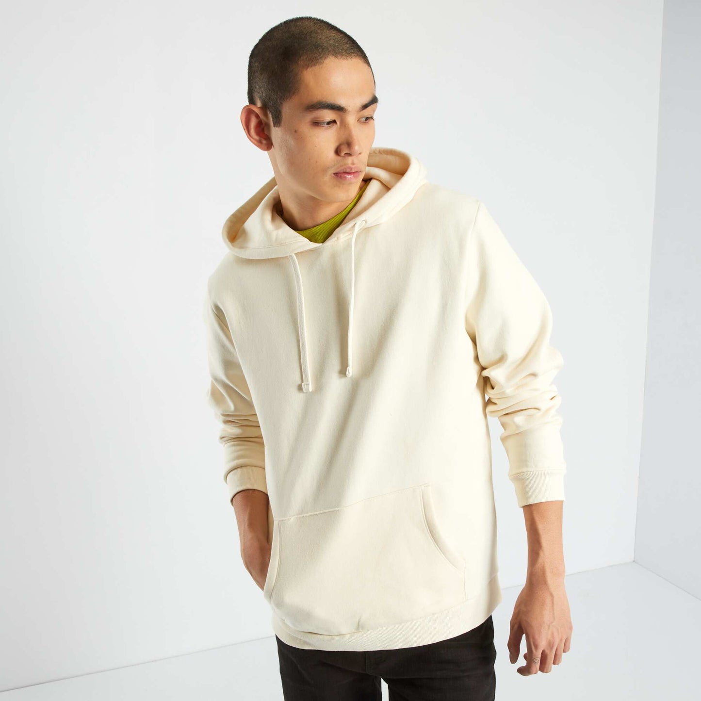 Sweat capuche avec poche kangourou blanc vanille