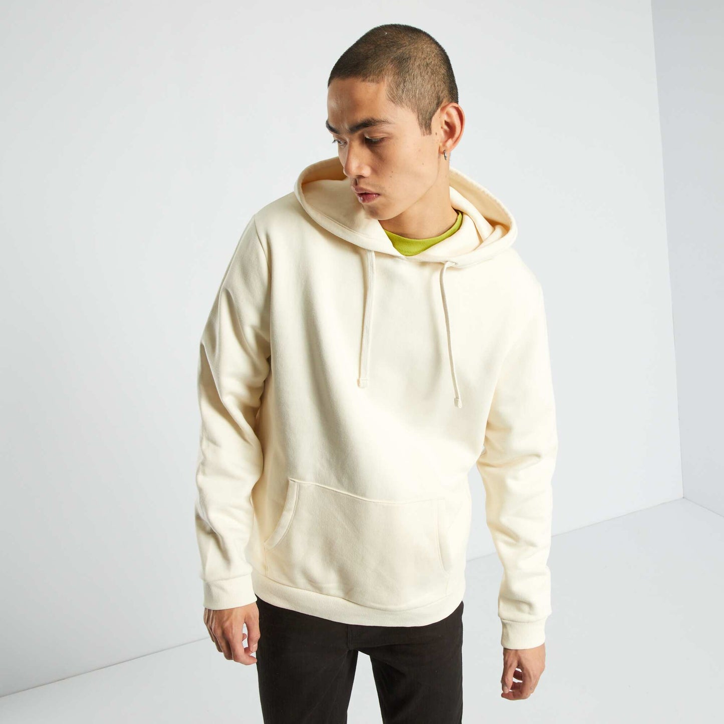 Sweat capuche avec poche kangourou blanc vanille