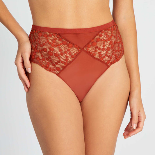 Tanga en dentelle et tulle Rouge