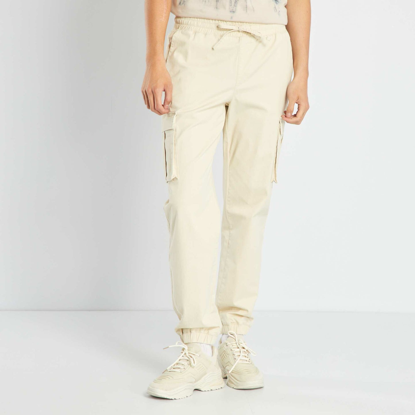 Pantalon chino avec poches rabats beige