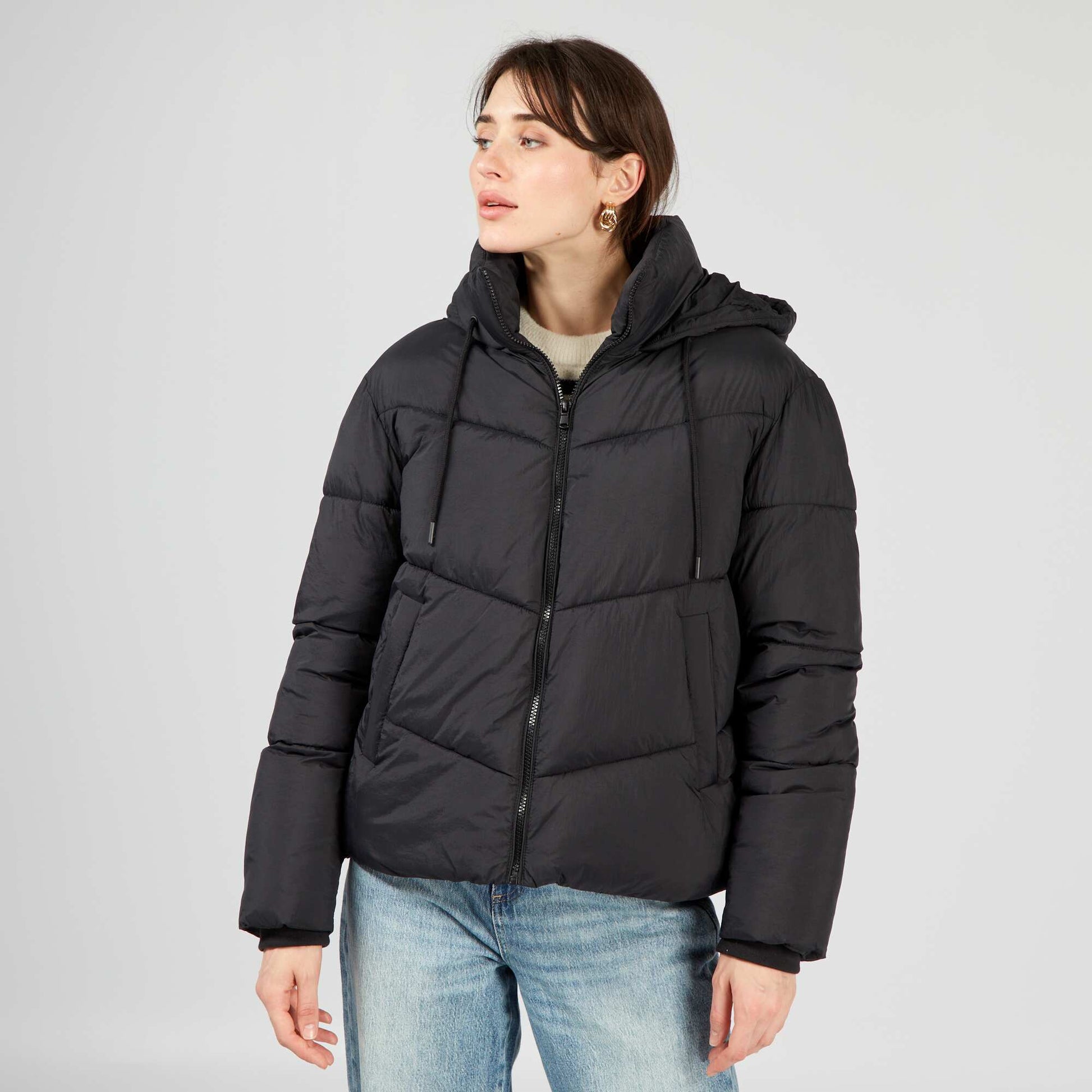 Doudoune courte capuche noir
