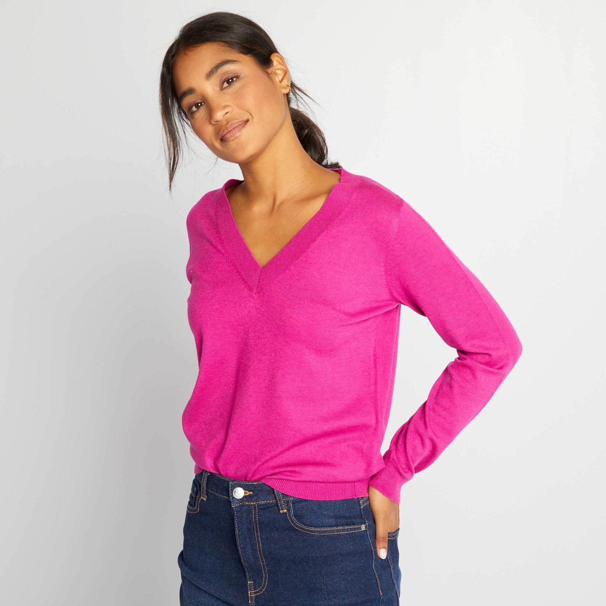 Pull en maille col V fuchsia