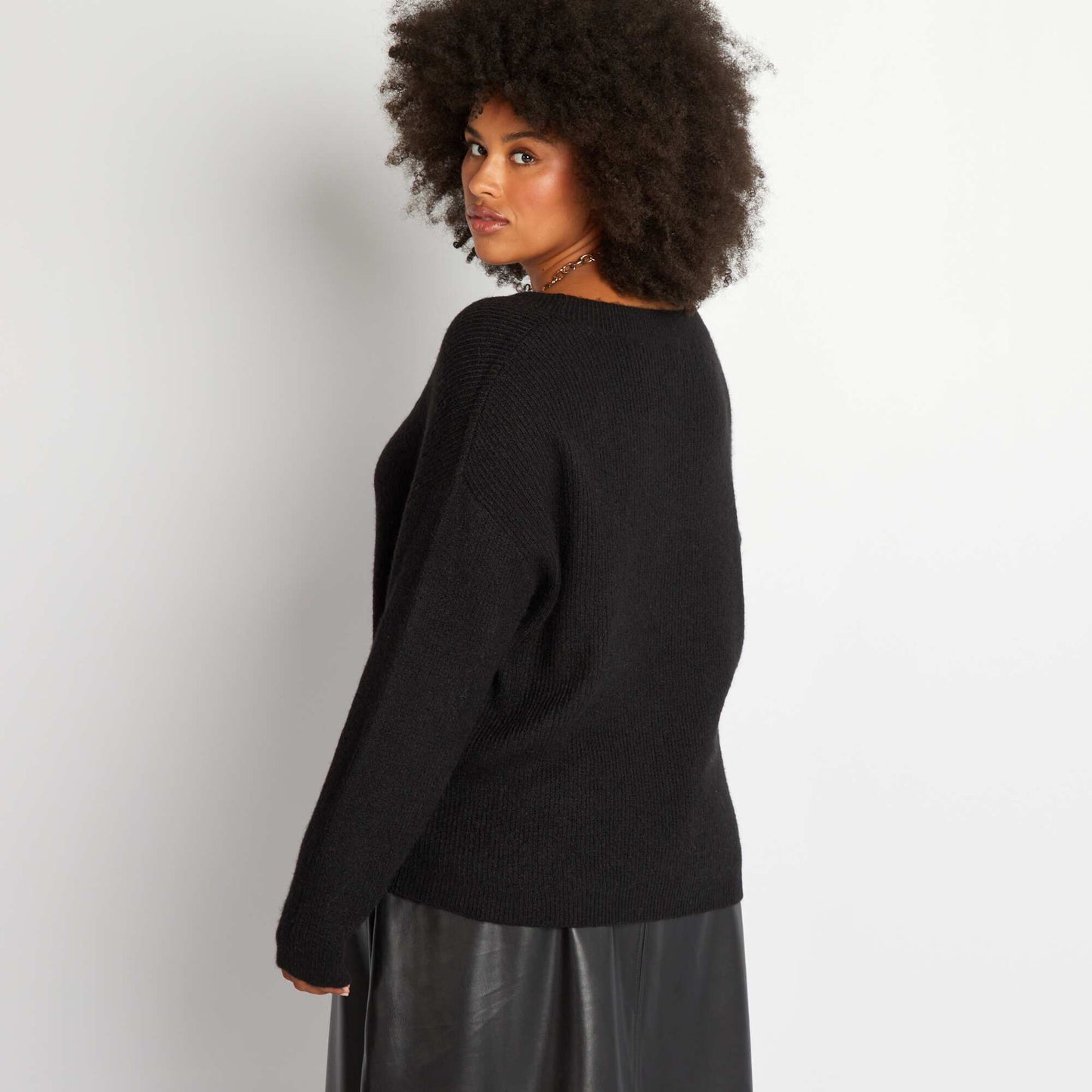 Pull en maille encolure V noir