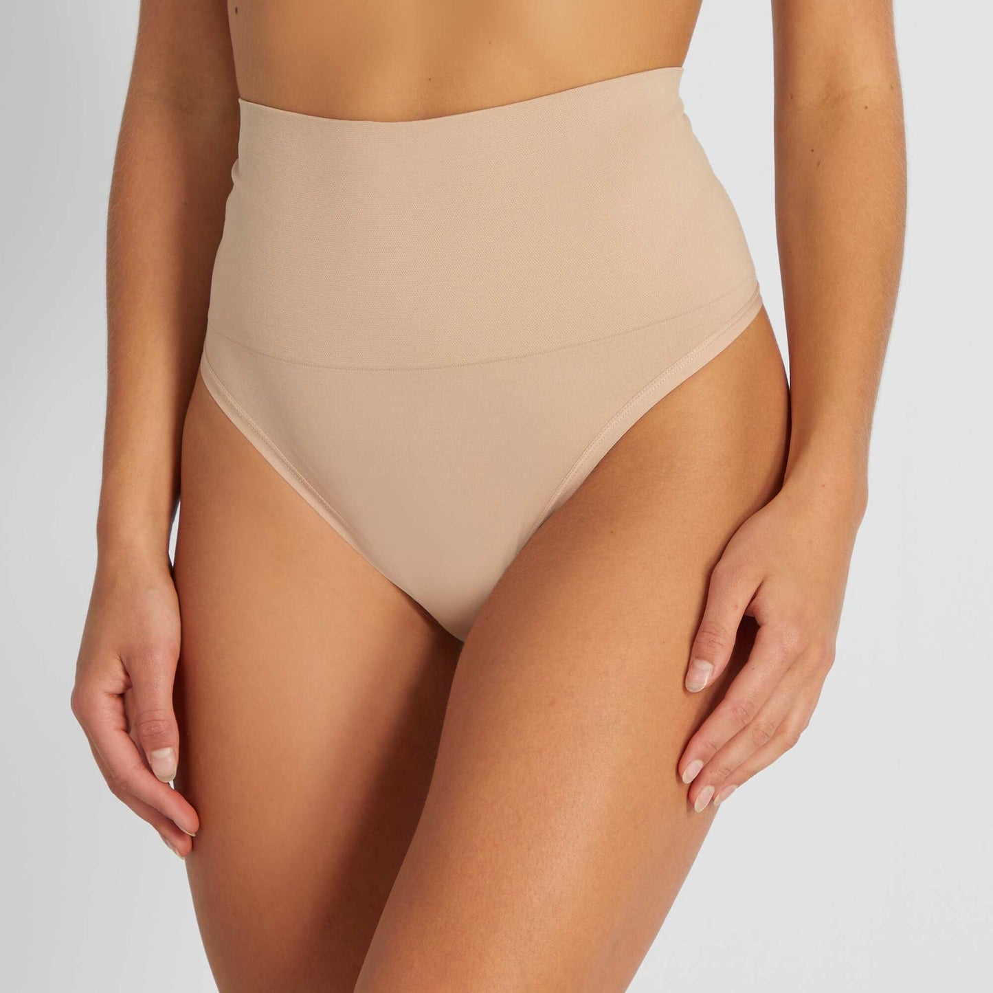 String gainant Beige