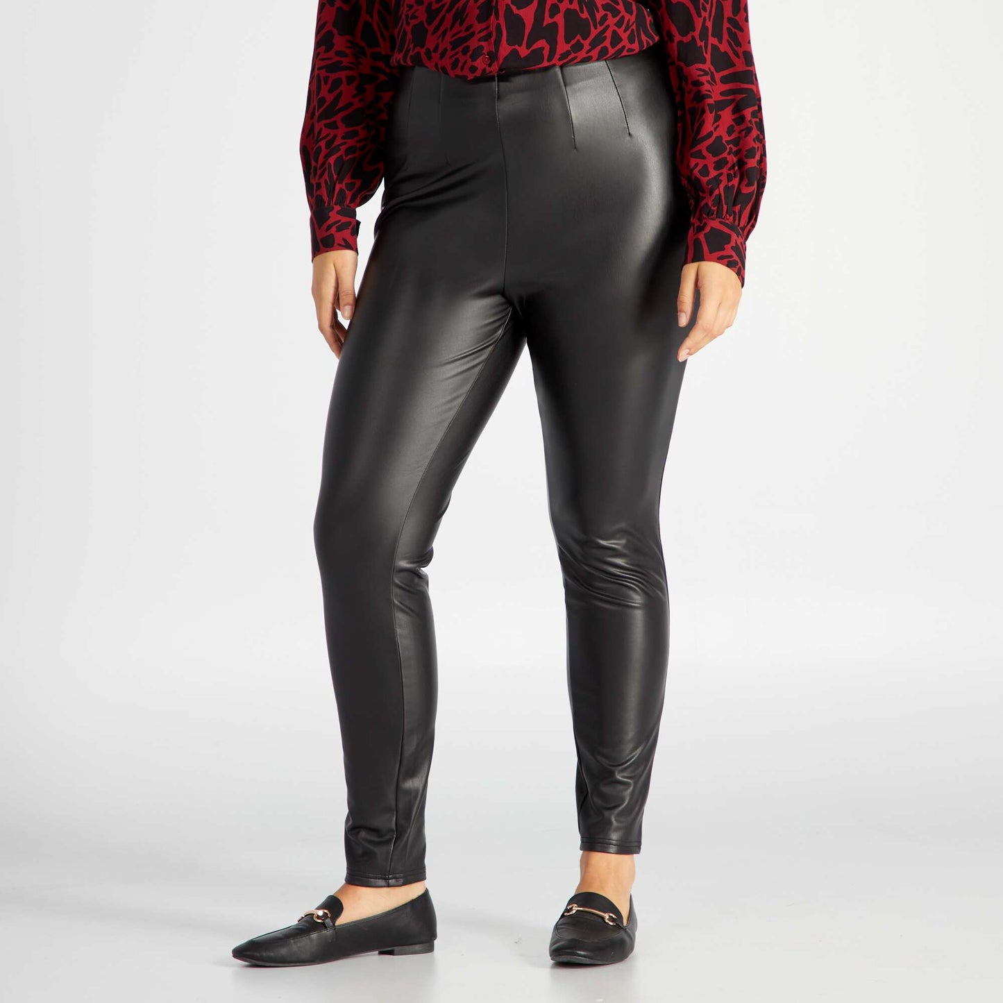 Pantalon en simili cuir noir