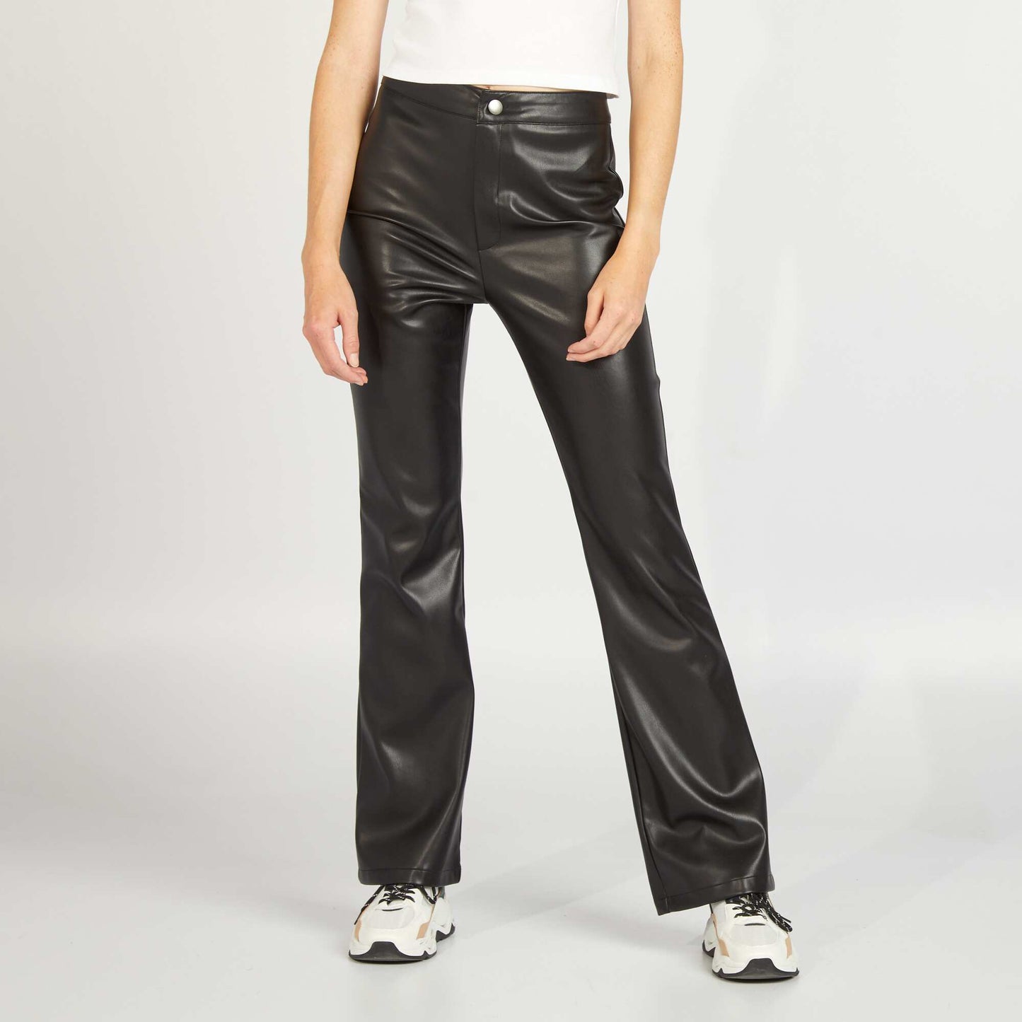 Pantalon flare en simili noir