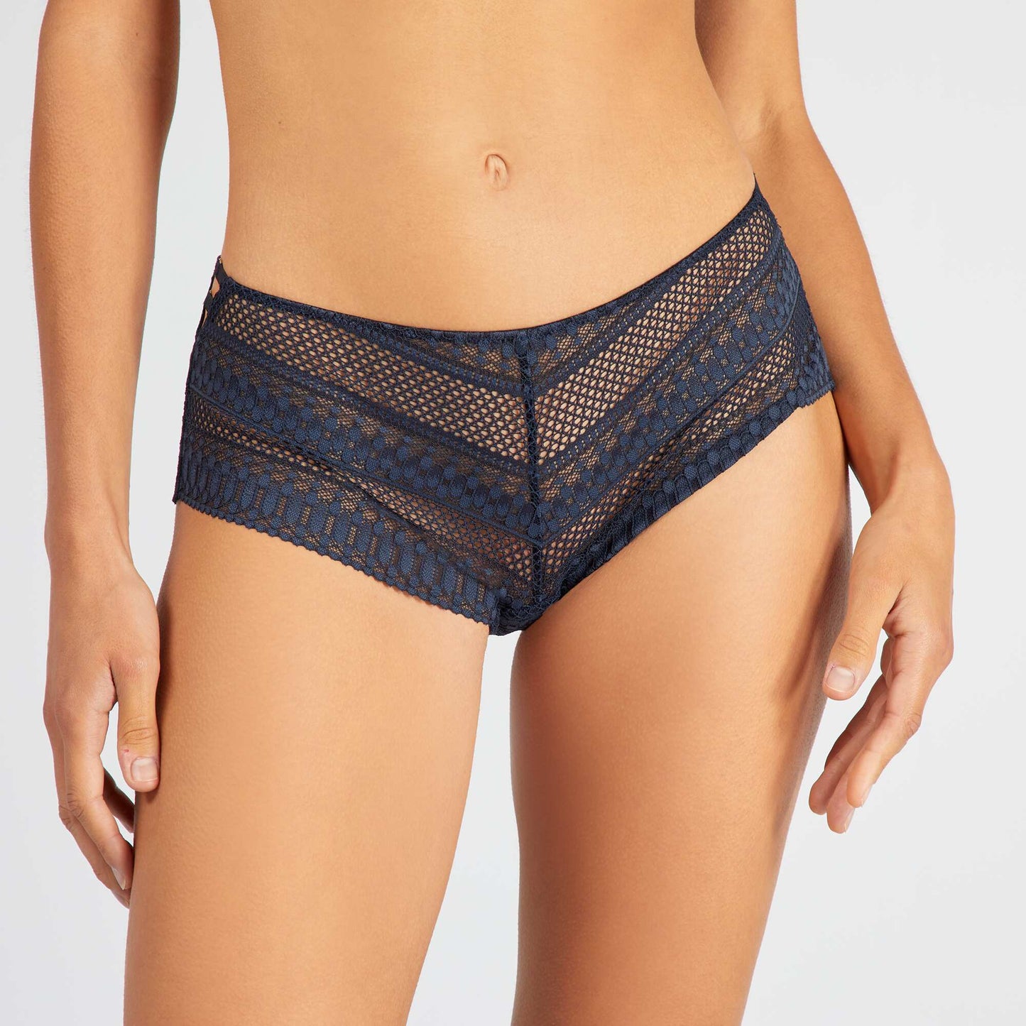 Shorty tout dentelle bleu marine