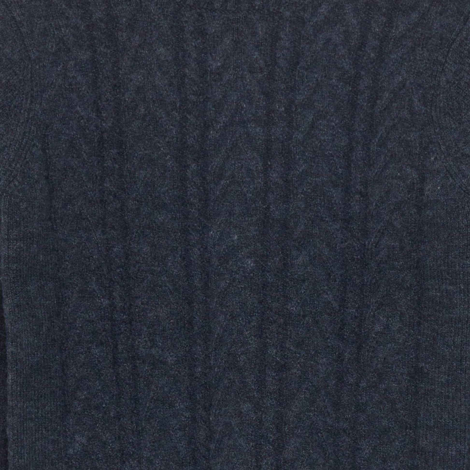 Pull en maille torsad e bleu