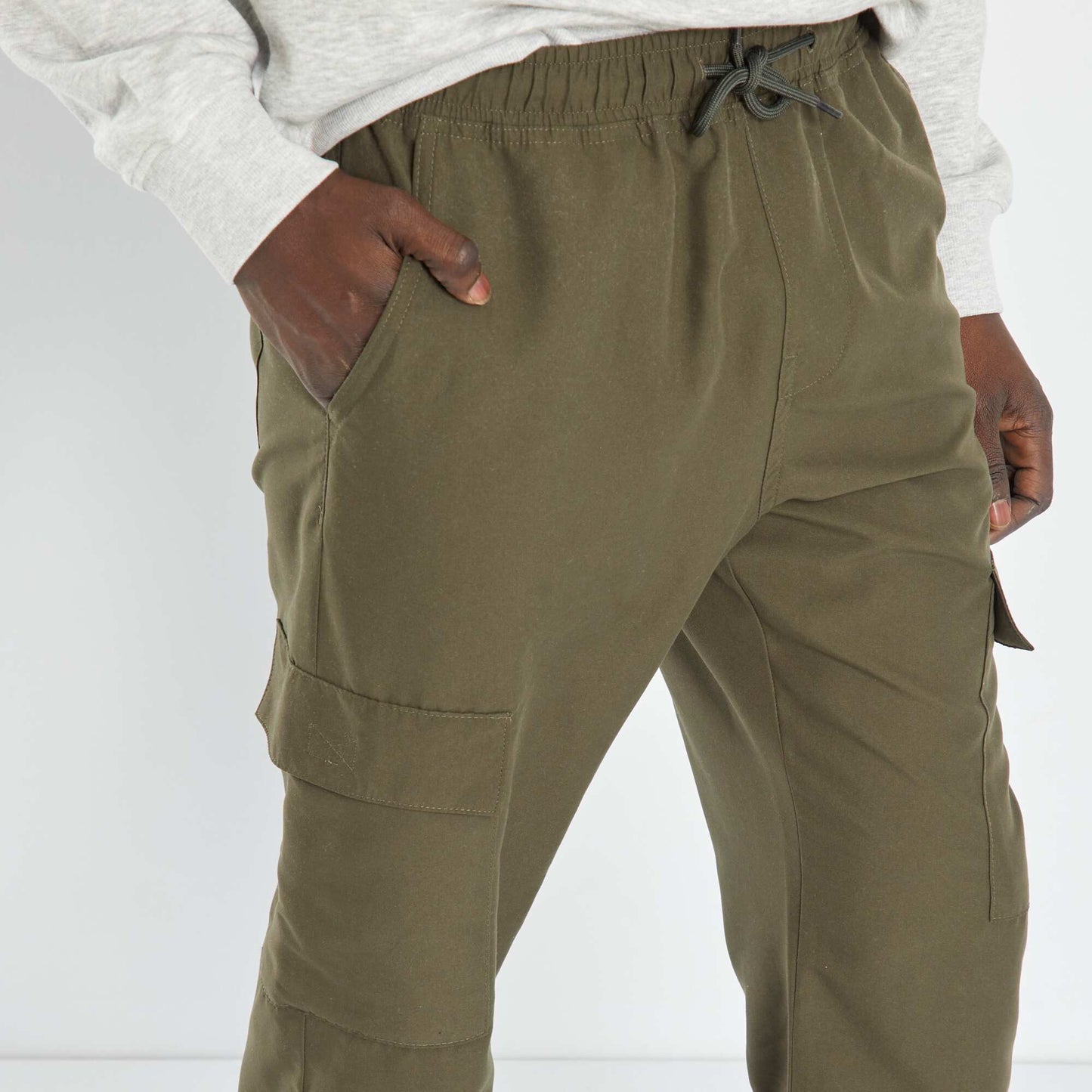 Pantalon droit avec poches cargos Kaki
