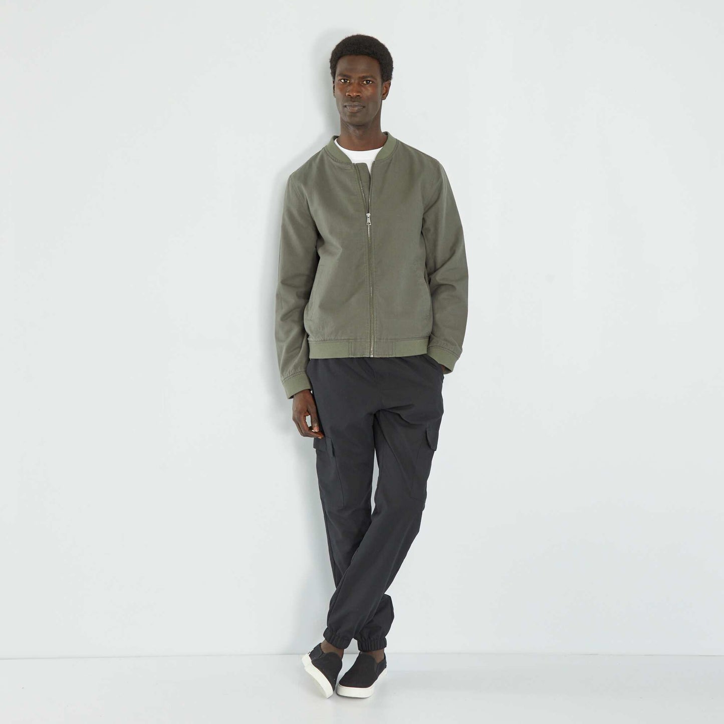 Pantalon droit avec poches cargos noir