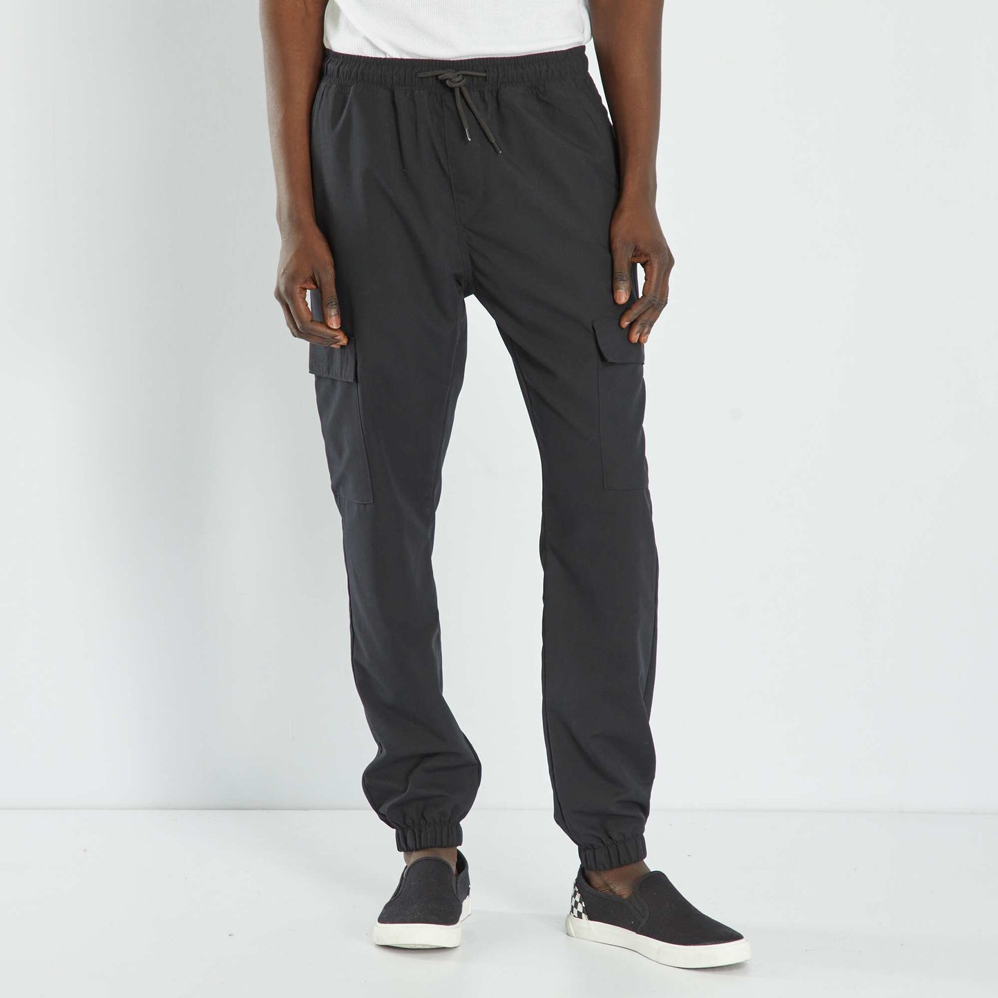 Pantalon droit avec poches cargos noir