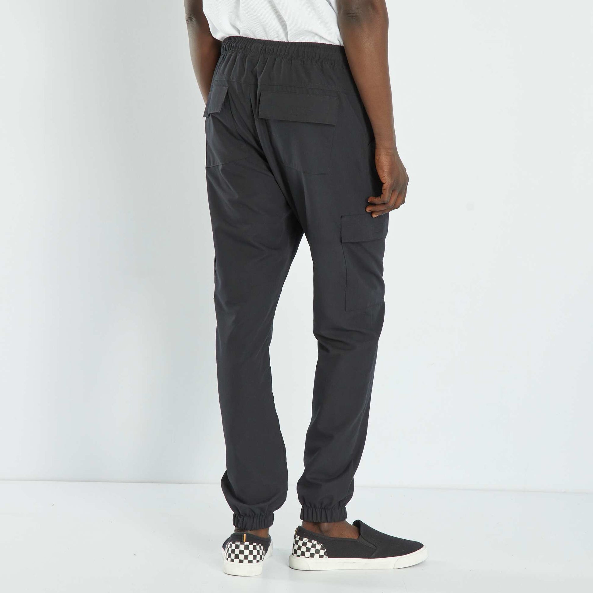 Pantalon droit avec poches cargos noir