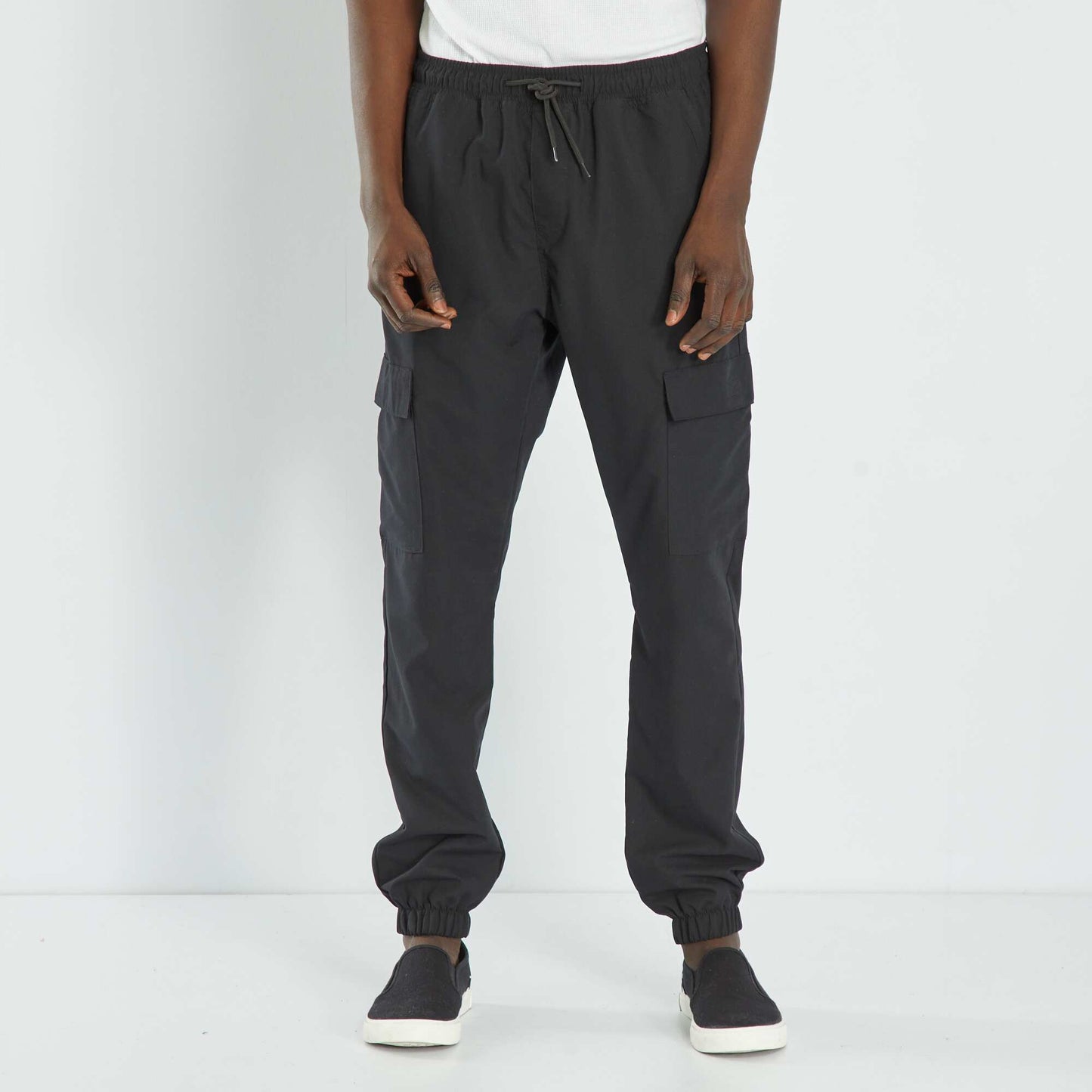 Pantalon droit avec poches cargos noir