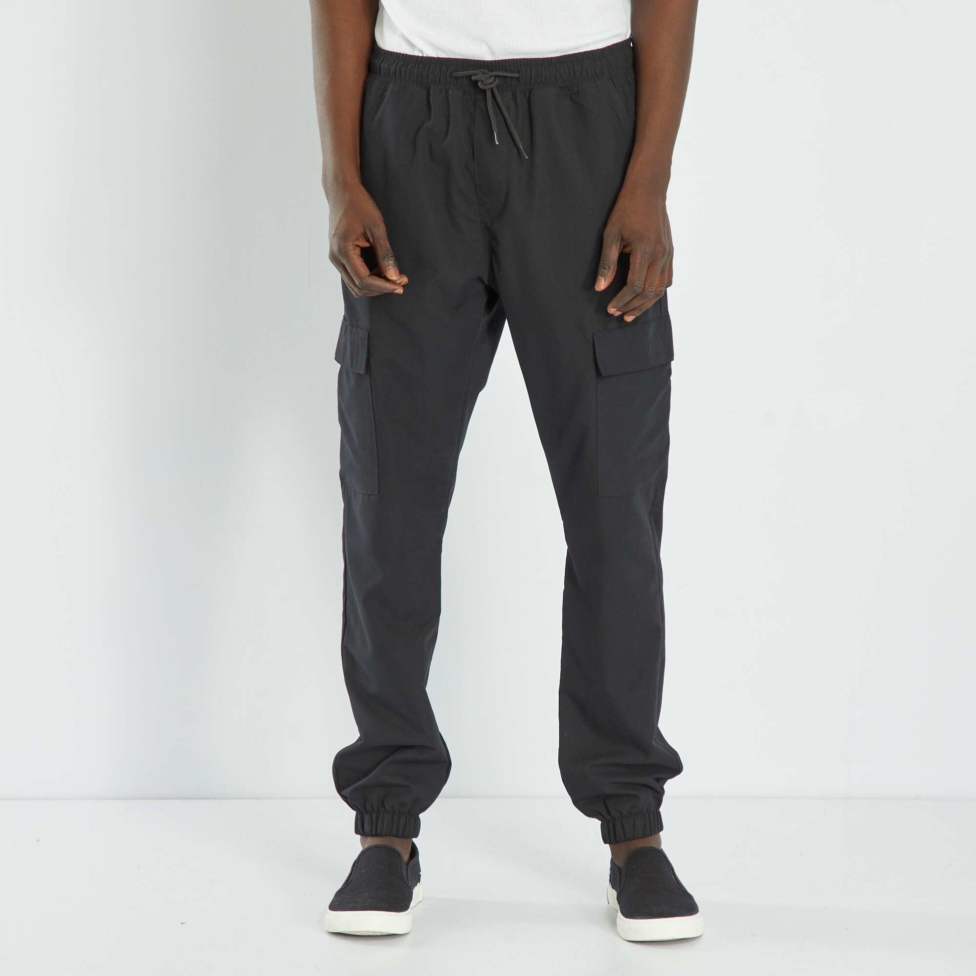 Pantalon droit avec poches cargos noir