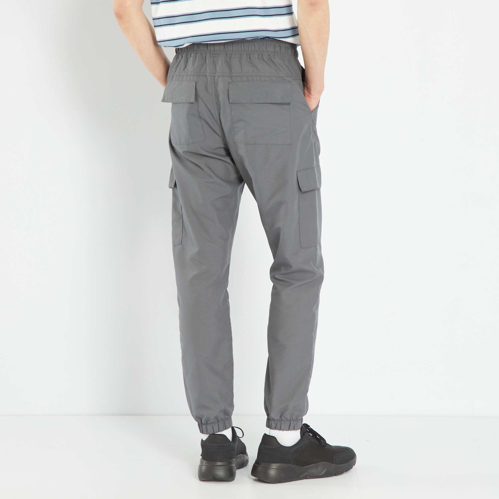 Pantalon droit avec poches cargos Gris