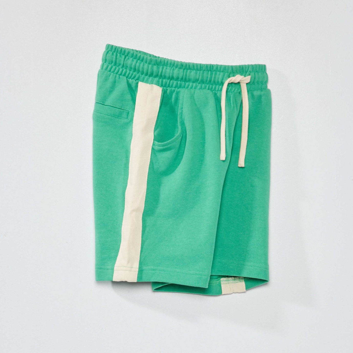 Short de sport avec bandes sur les c t s Vert