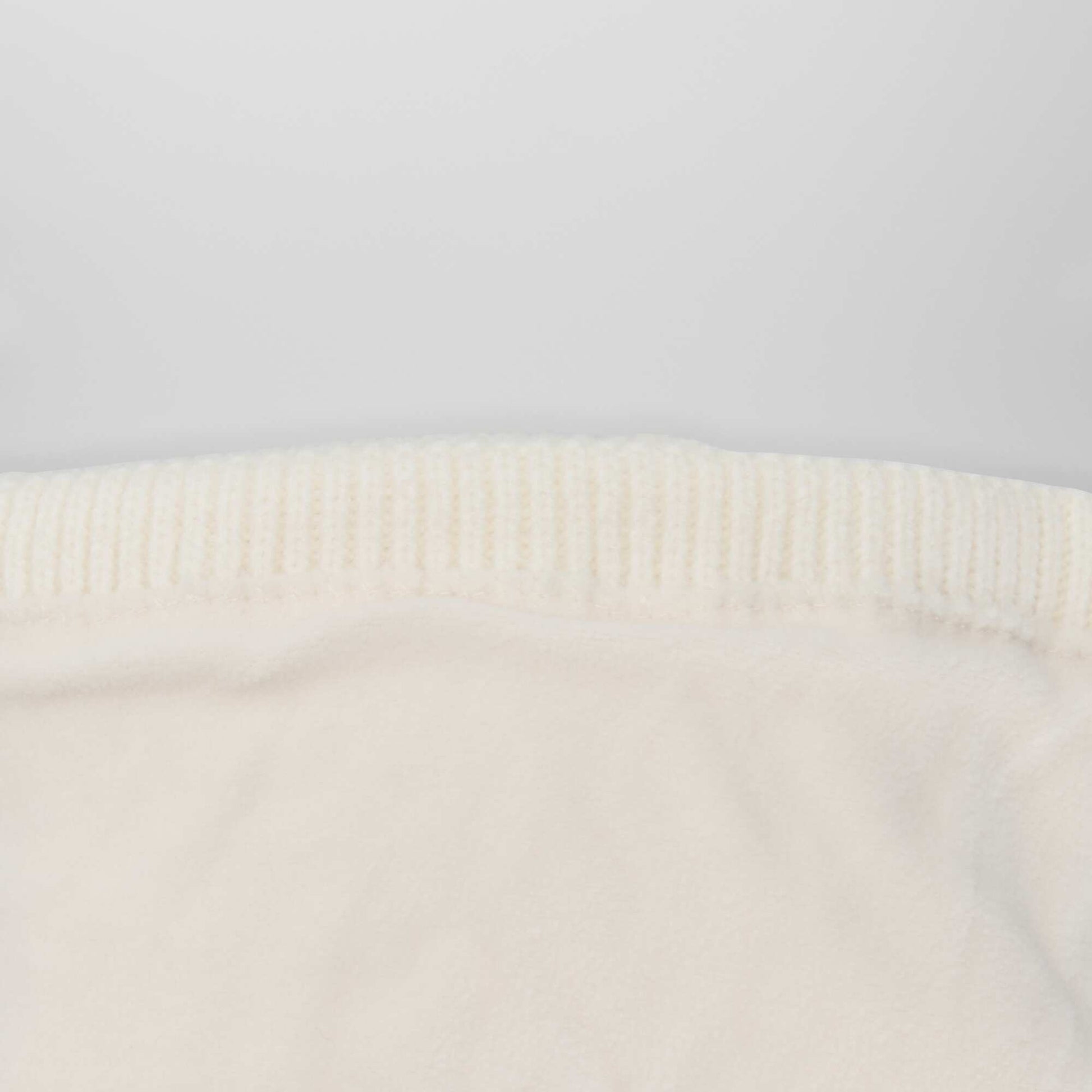 Bonnet en maille fantaisie Ecru