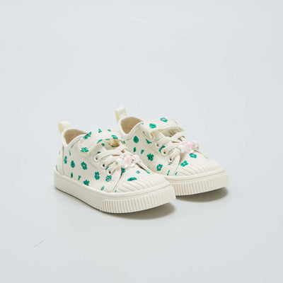Baskets en toile scratchs + breloques Vert
