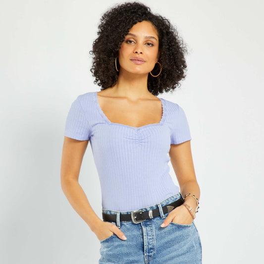 T-shirt col V en dentelle Violet