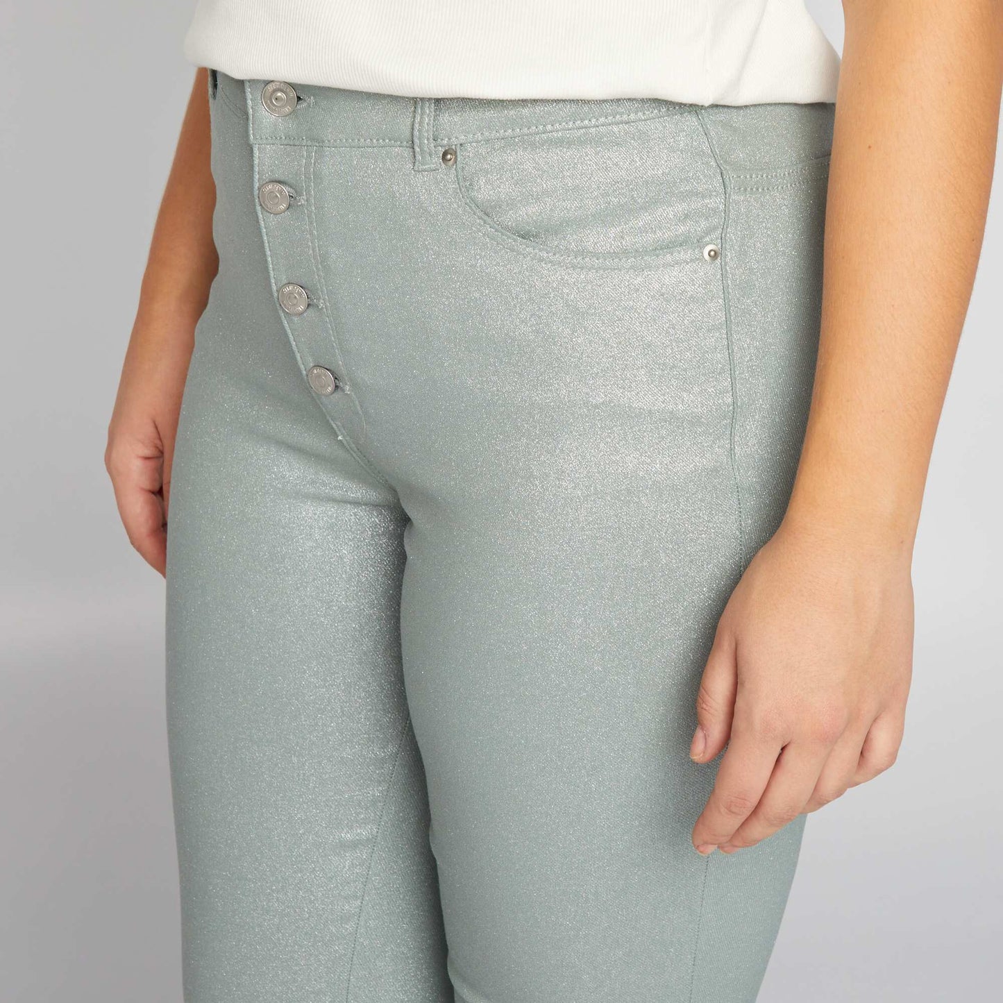 Jean skinny / coupe tr s ajust e Gris