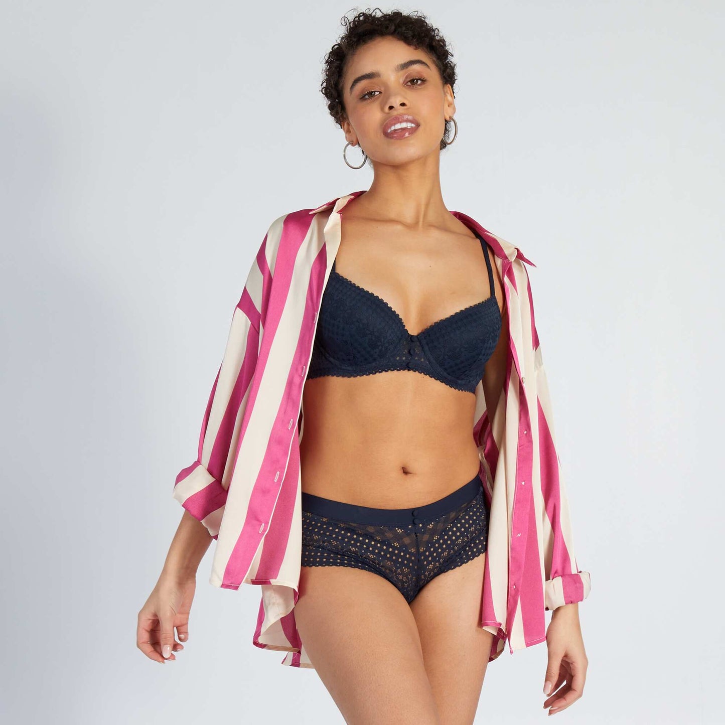 Soutien-gorge push-up en dentelle bleu marine