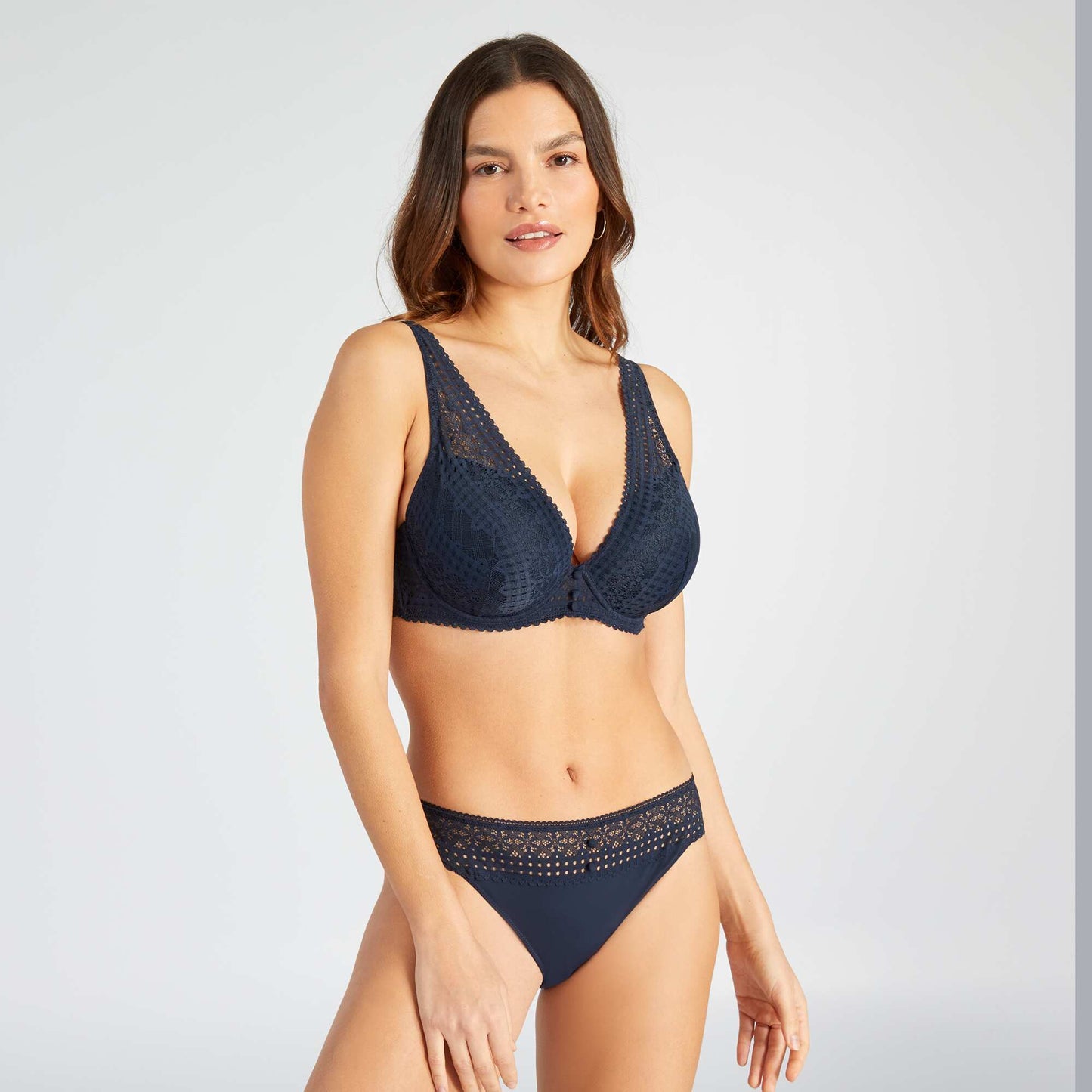 Culotte en dentelle et microfibre bleu marine