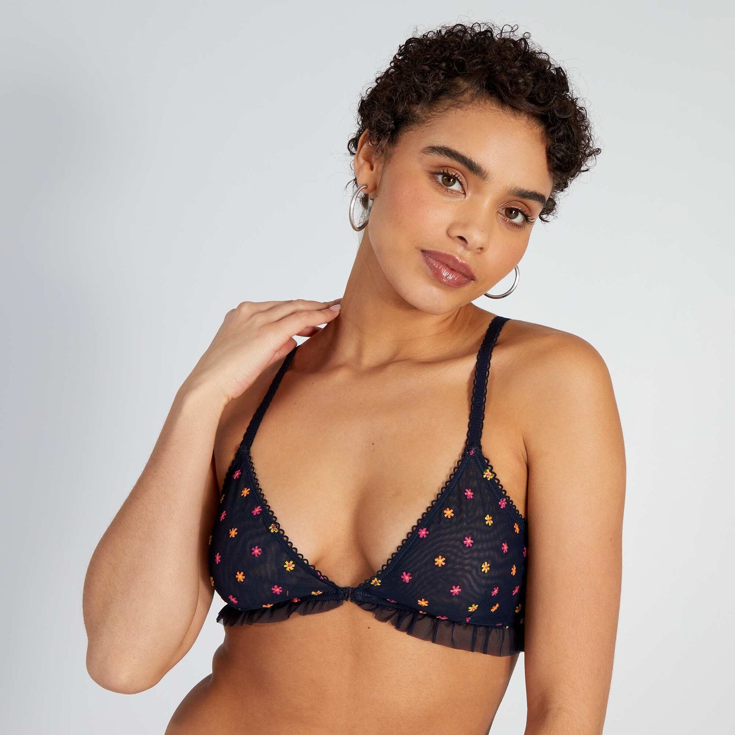 Soutien-gorge triangle en tulle et fleurs brodées bleu marine