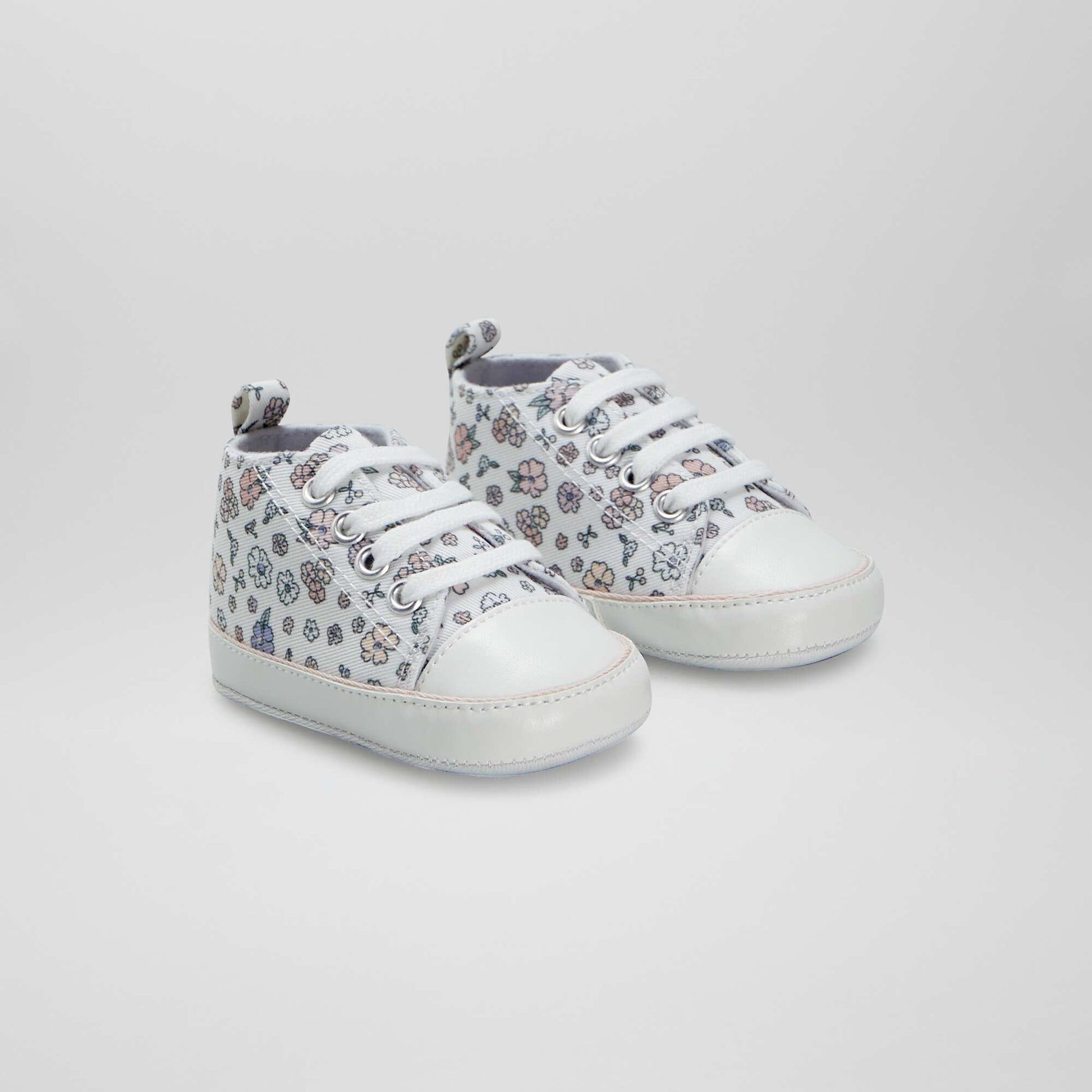 Baskets montantes en toile fleuries Ecru